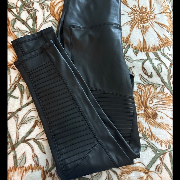 7 for all mankind faux black leather sz small pants EUC - Picture 12 of 14